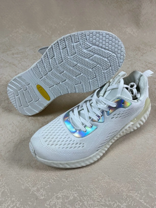 夏季网面透气跑步鞋真爆米花中层减震荷叶防水设计防滑橡胶大底