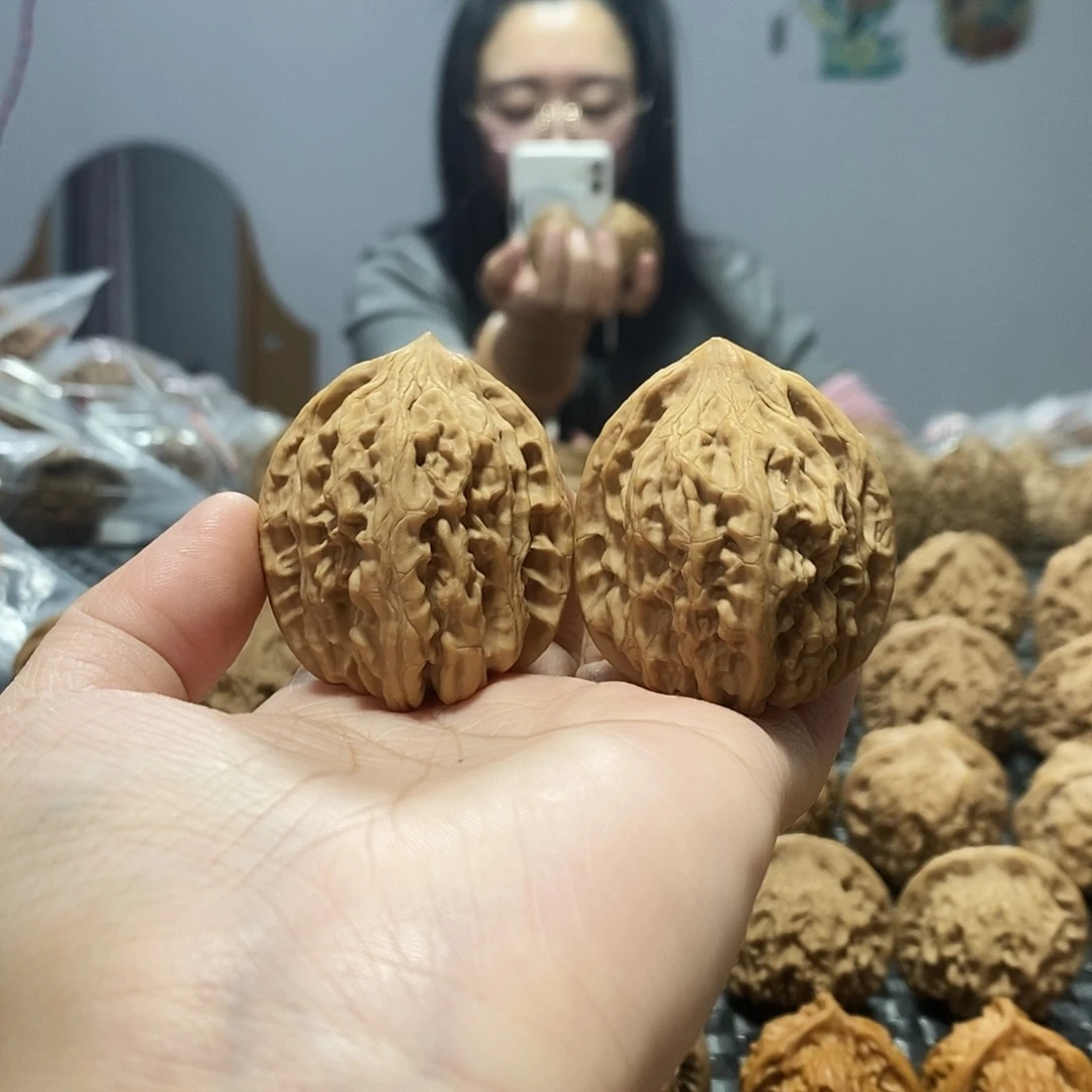 *****吊坠桃核老树鸡心40黄