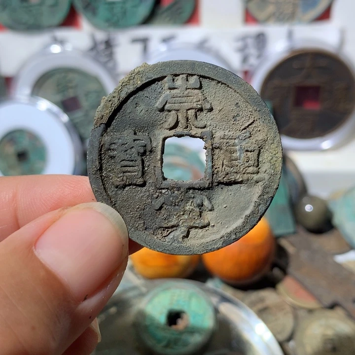 铜诺*现代工艺品钱钱