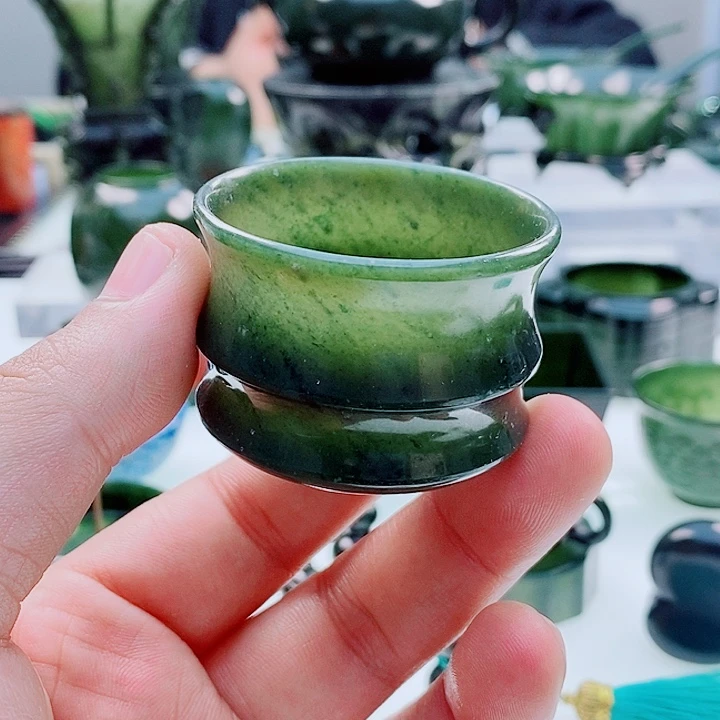 和田玉未镶嵌把件微瑕