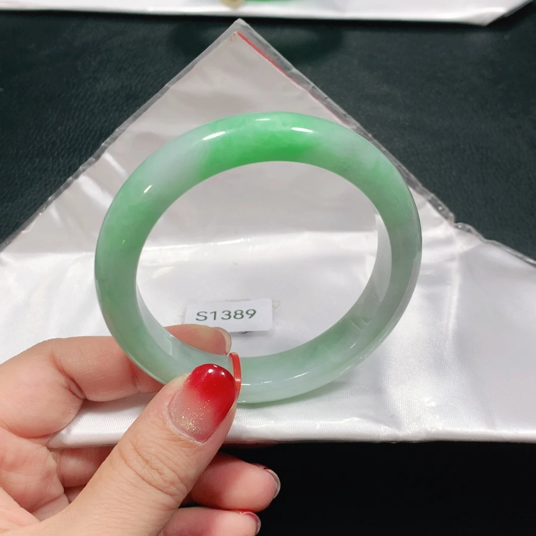 翡翠未镶嵌手镯03