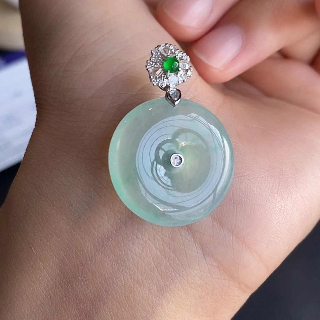 翡翠颈饰18K金镶嵌翡翠首饰