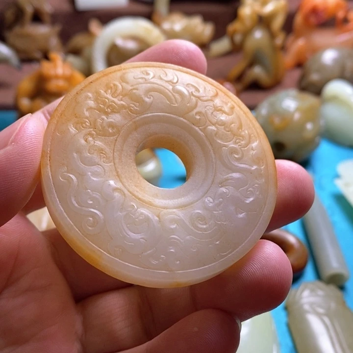 和田玉挂件未镶嵌大**游