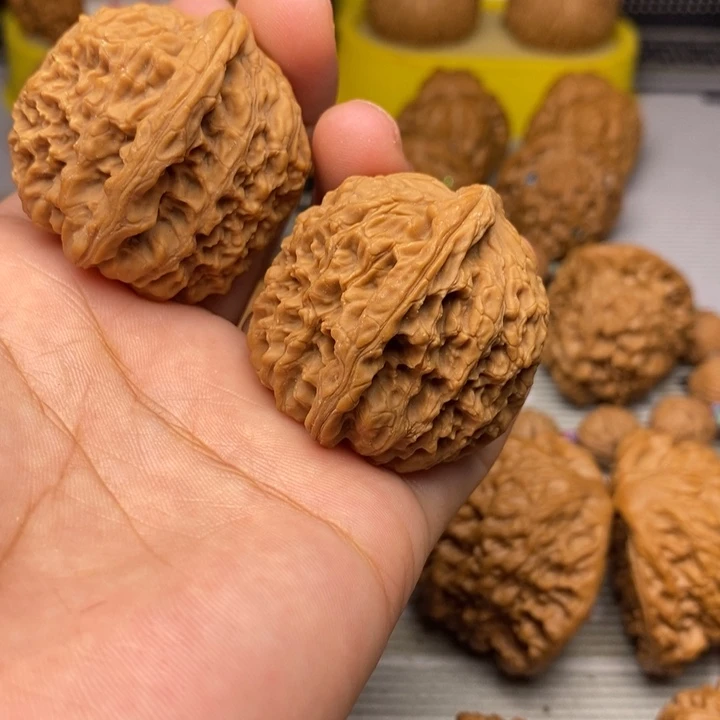 文玩核桃把件南疆石35