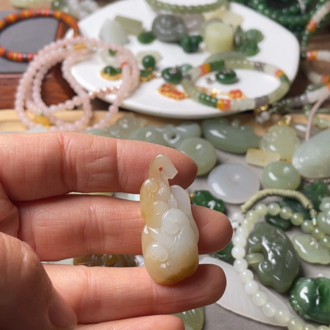 和田玉未镶嵌颈饰