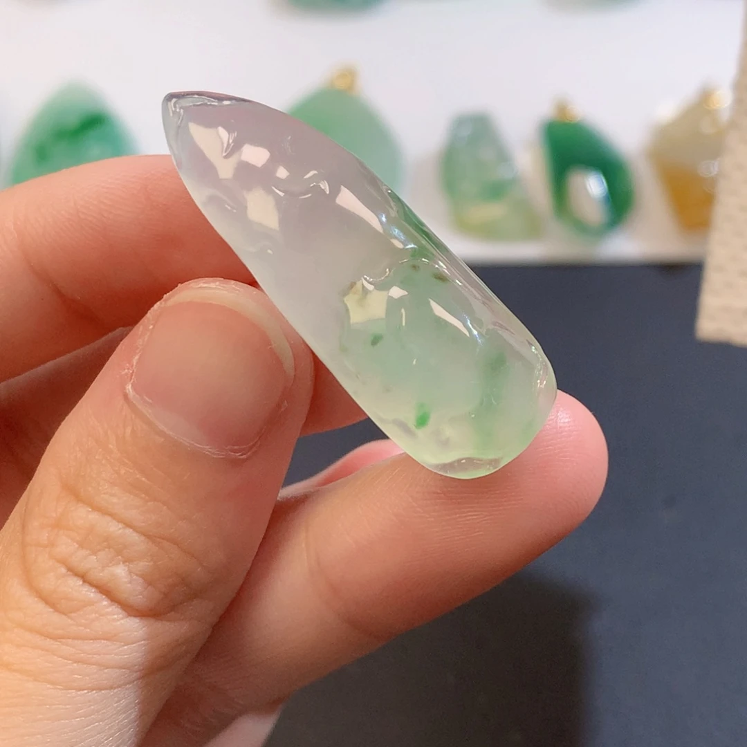 翡翠未镶嵌吊坠(不含链)91