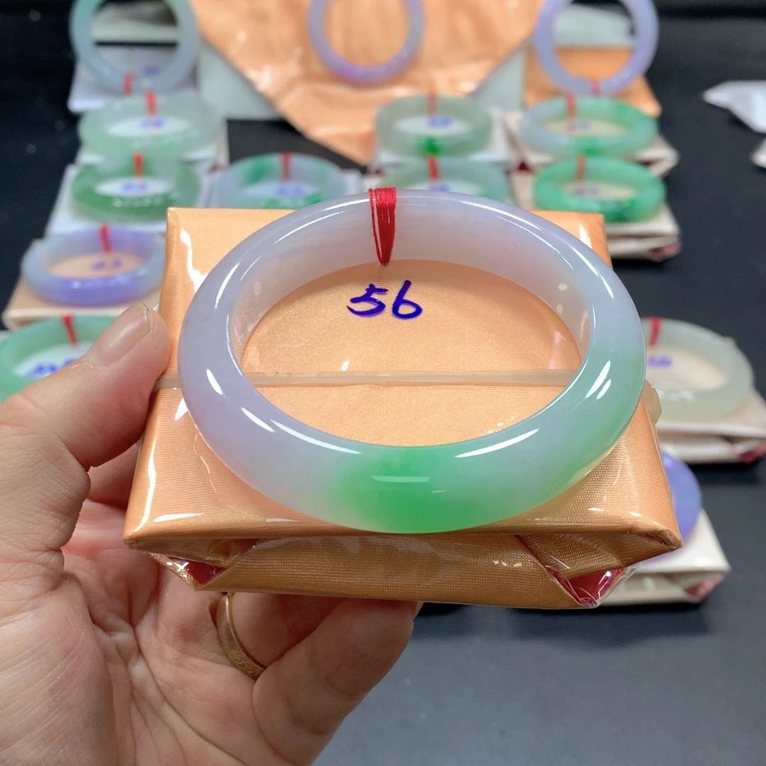 翡翠未镶嵌手镯56圈口