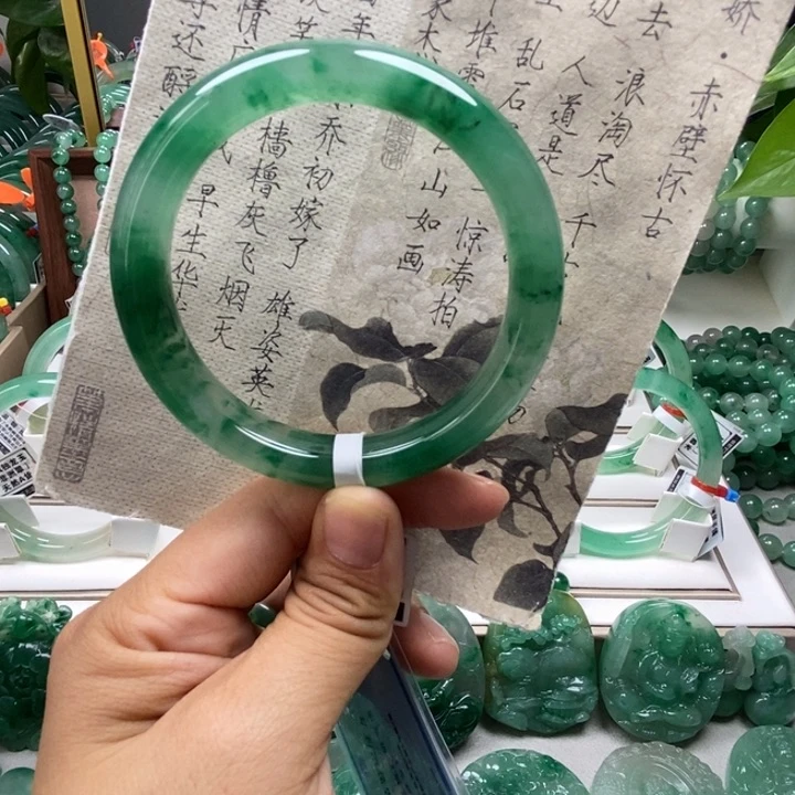 旺***ﾟ石英质玉手镯未镶嵌