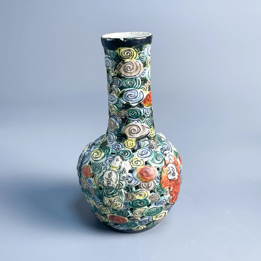 M25J8002598 - 民国素三彩堆塑天球瓶