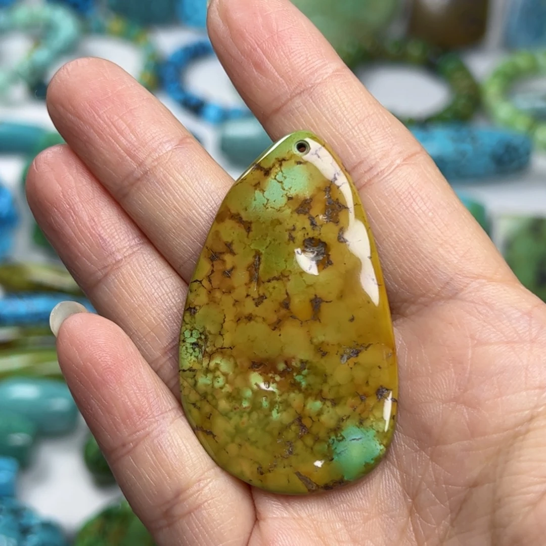 绿松石未镶嵌珠宝奇石