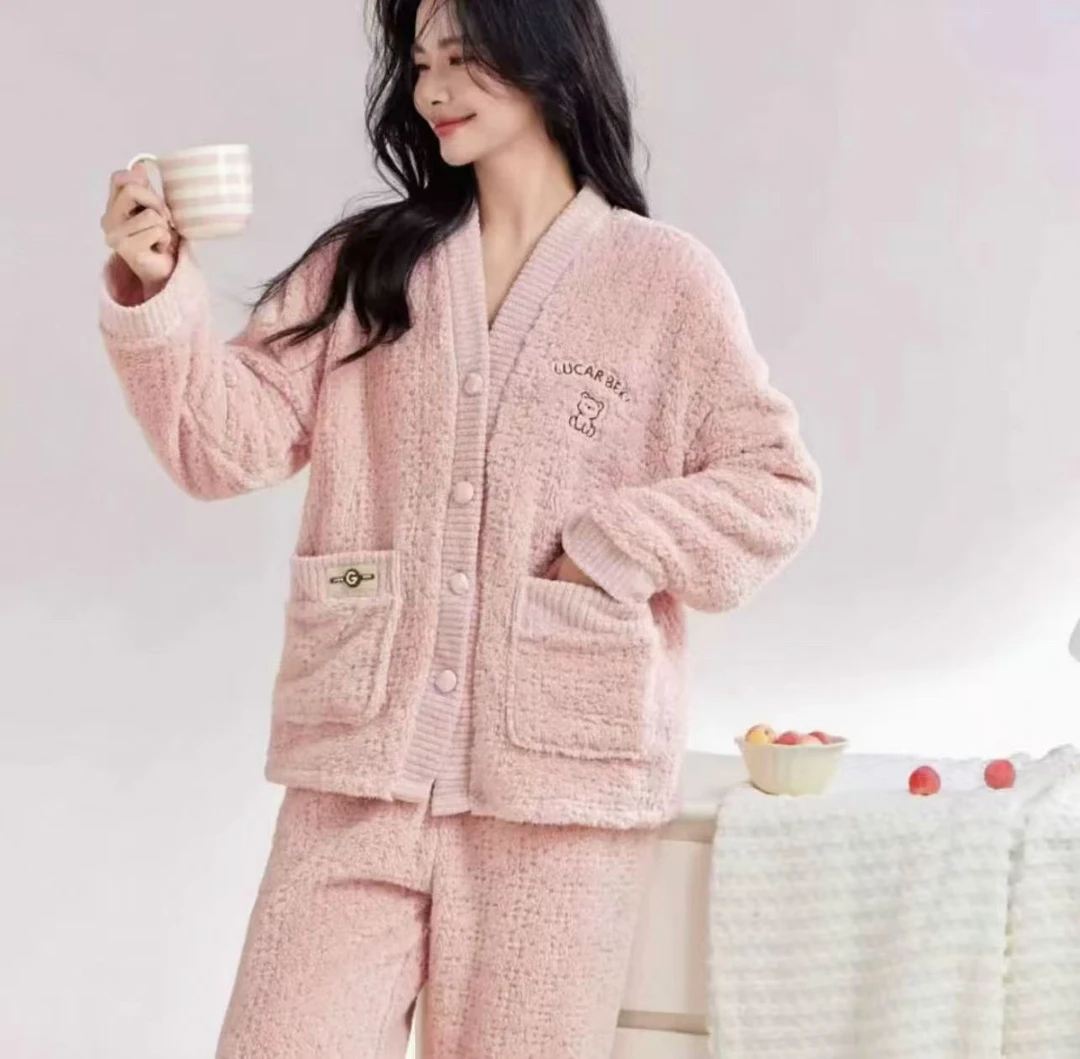 女款睡衣 图案随机