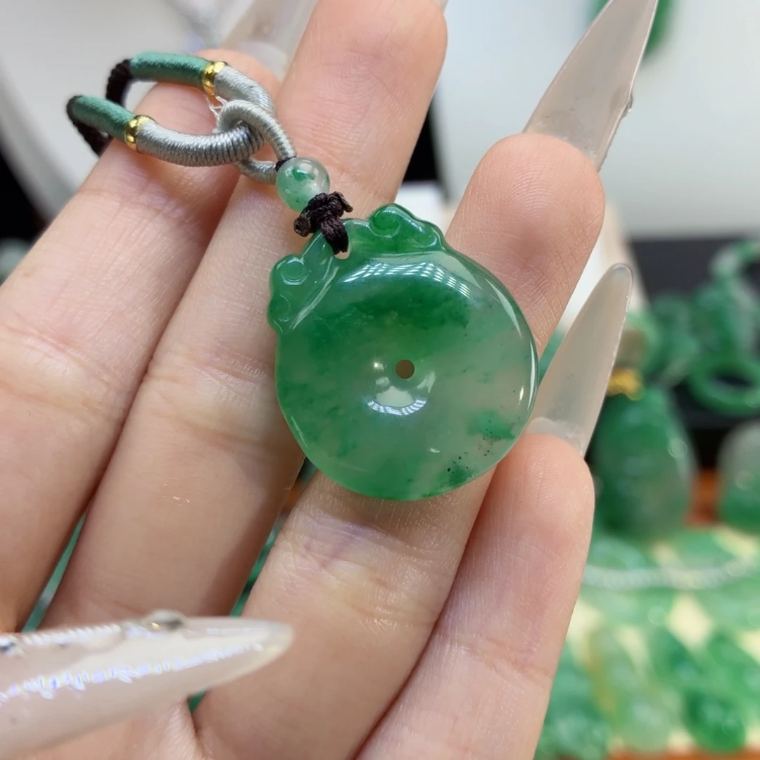 石英质玉（非洲翠）未镶嵌颈饰AB