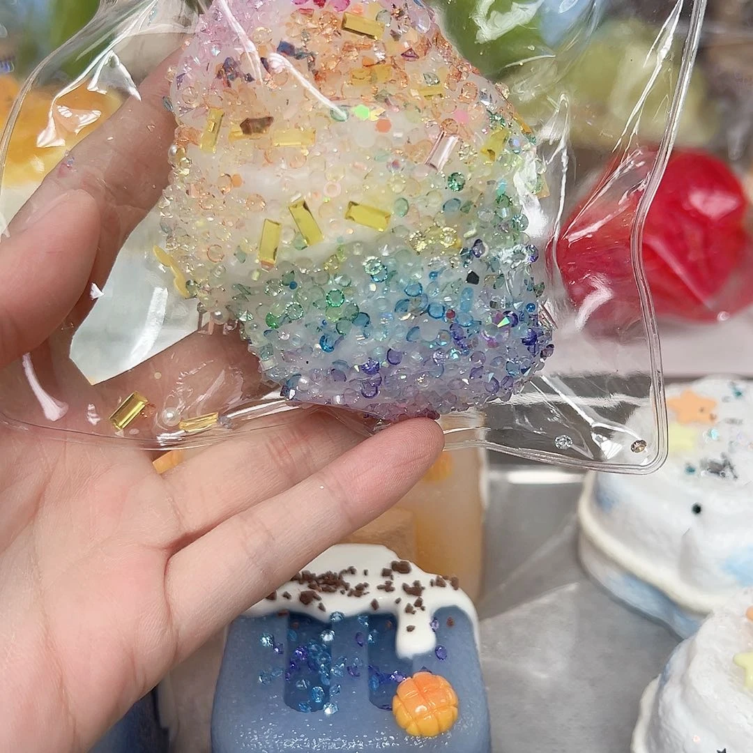 硅胶满钻彩虹甜筒110g
