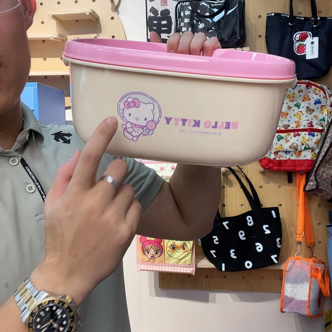 PU化妆包等多种形式进行