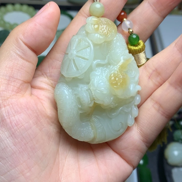 颈饰未镶嵌和田玉
