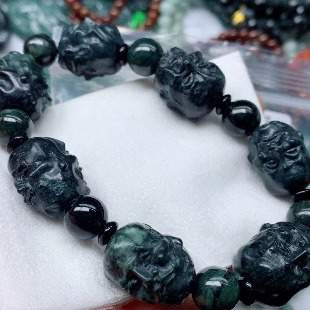 翡翠颈饰未镶嵌手串