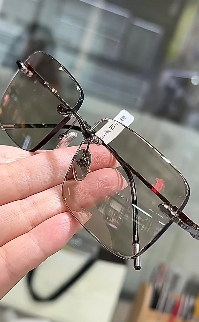 无框切边浅茶色石头镜