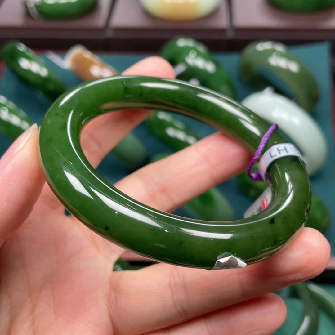 和田玉（碧玉）未镶嵌手镯5657