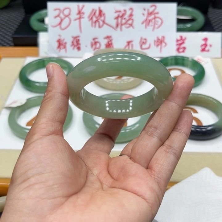 石英质玉手镯未镶嵌h*h
