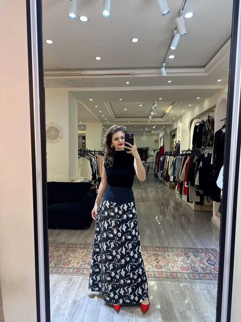 2025年自家原创设计高气质印碎花显瘦百搭女款半身裙