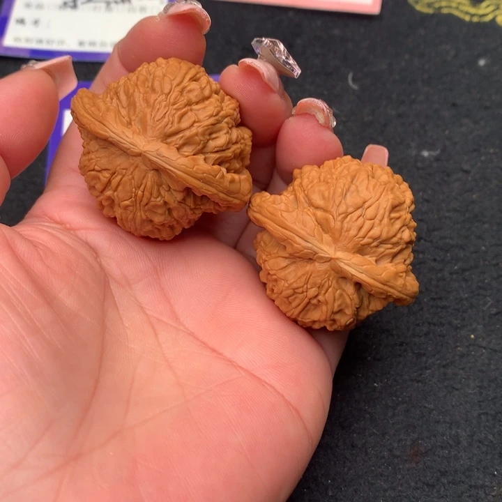 文玩核桃吊坠9号41白狮子