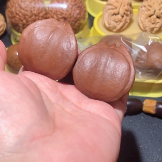 文玩核桃把件异型三角橄榄