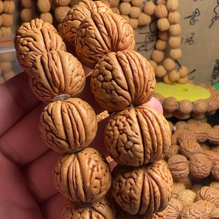 桃核手串聆**声 桃核手串