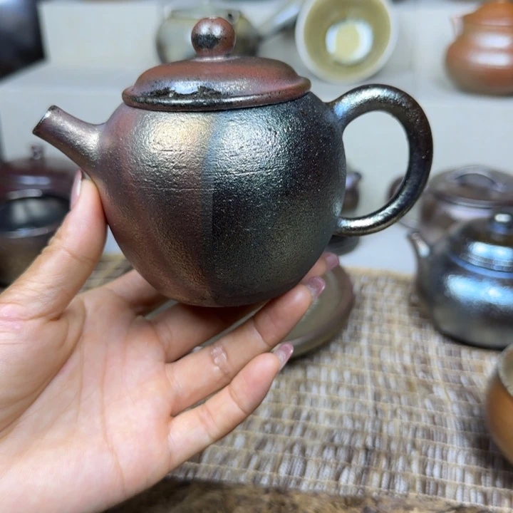 云南建水紫陶柴烧壶