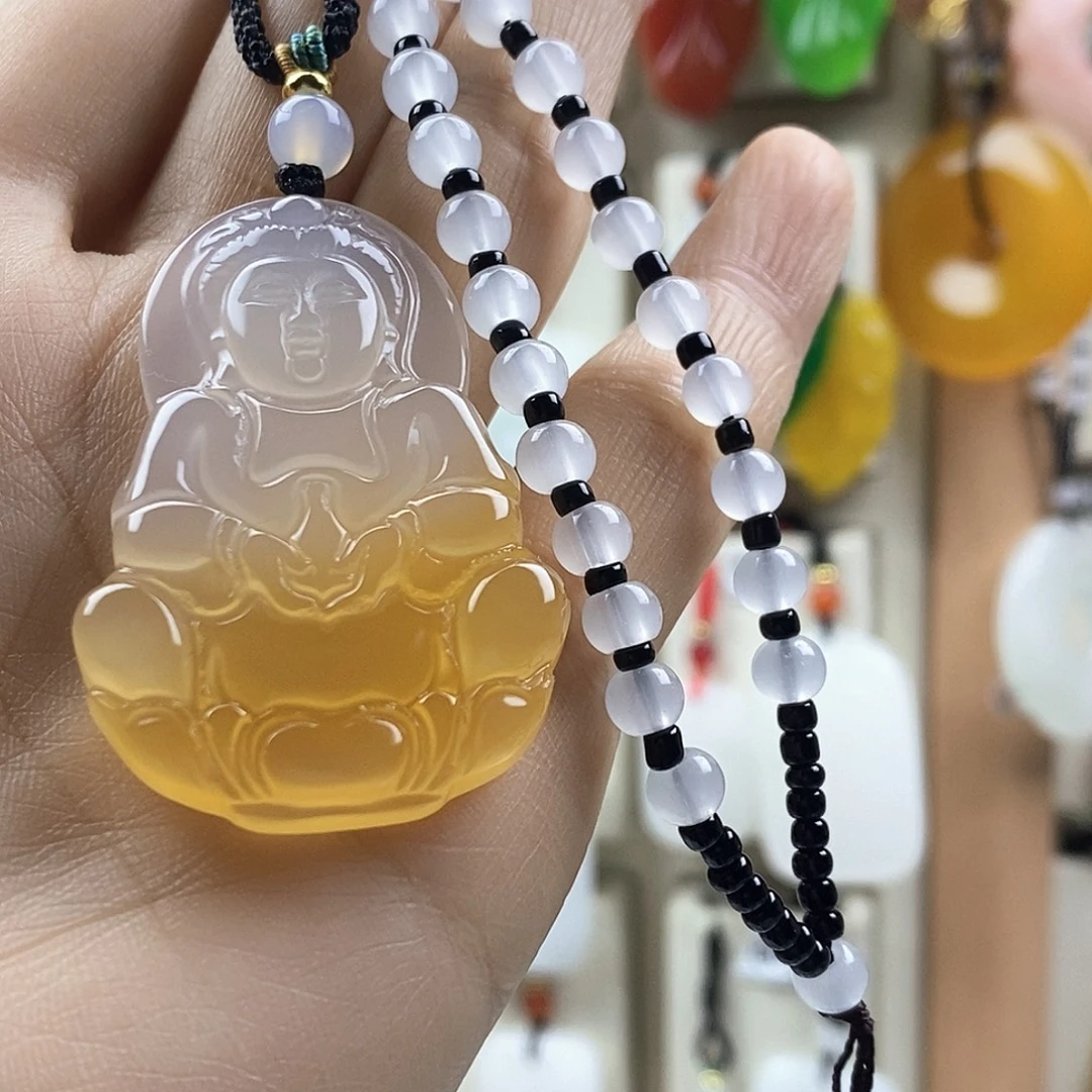 少***爷石英质玉未镶嵌颈饰