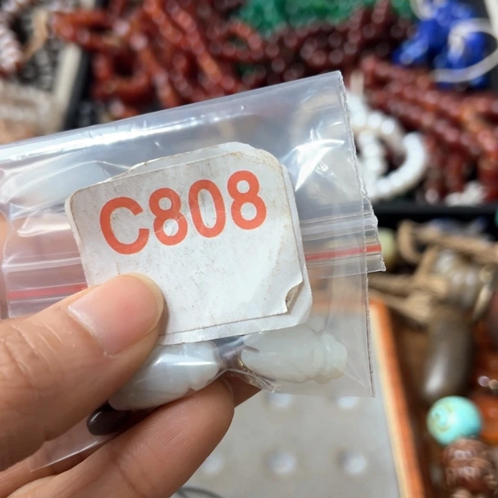 和田玉（糖玉）颈饰未镶嵌水****鱼