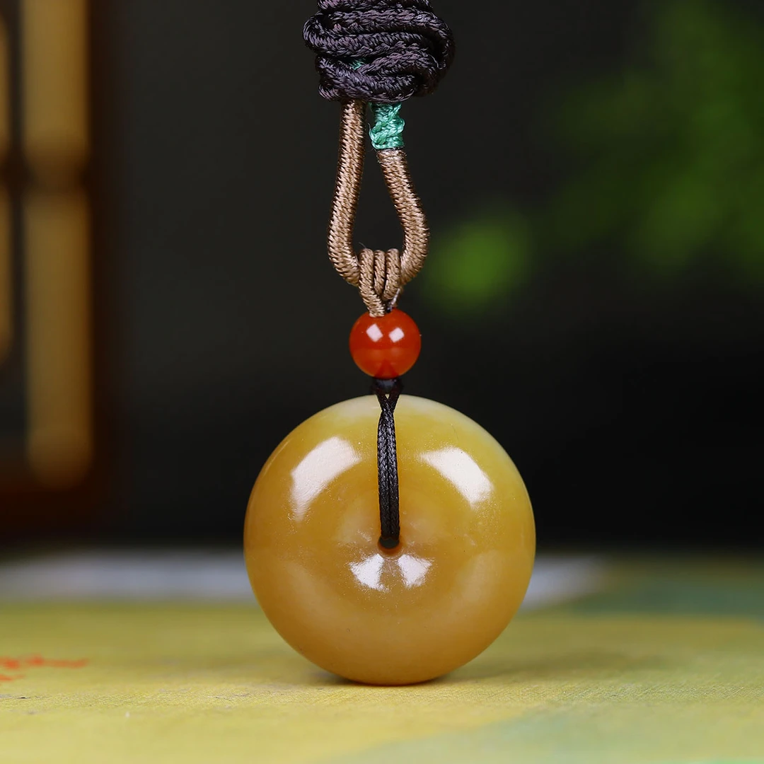 1005122和田玉糖玉平安扣