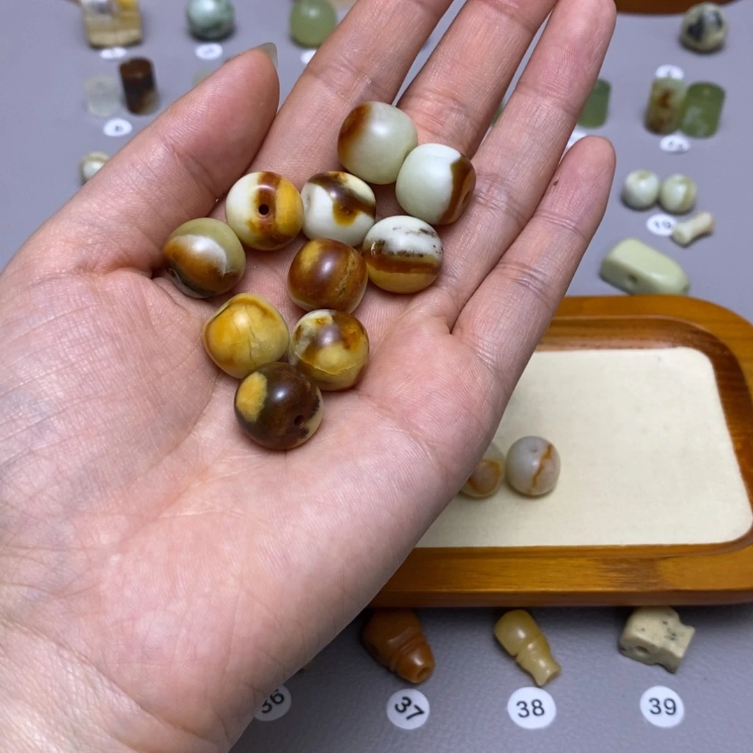 蛇纹石玉配饰合金轻**萤