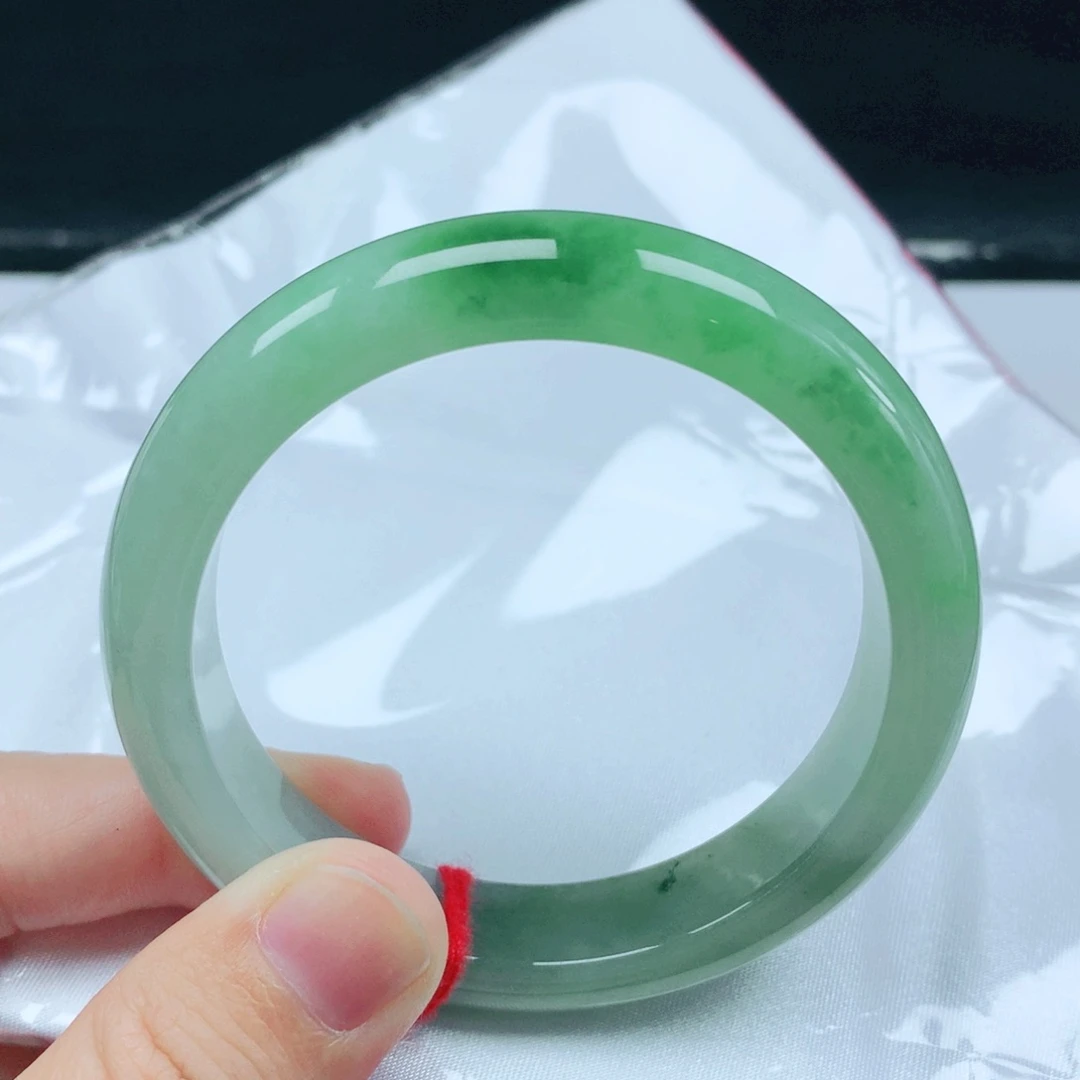 翡翠手镯未镶嵌6800