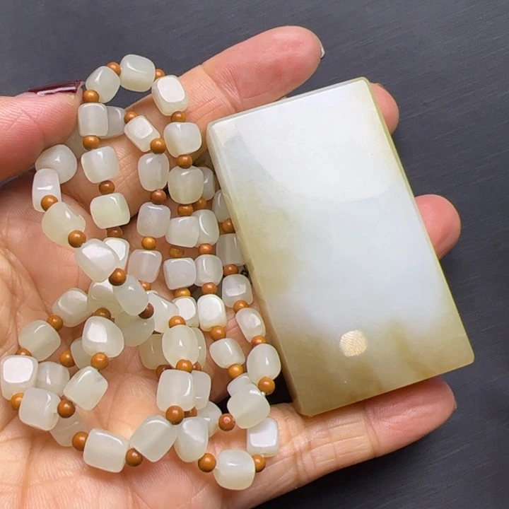 未镶嵌和田玉把件农****邵