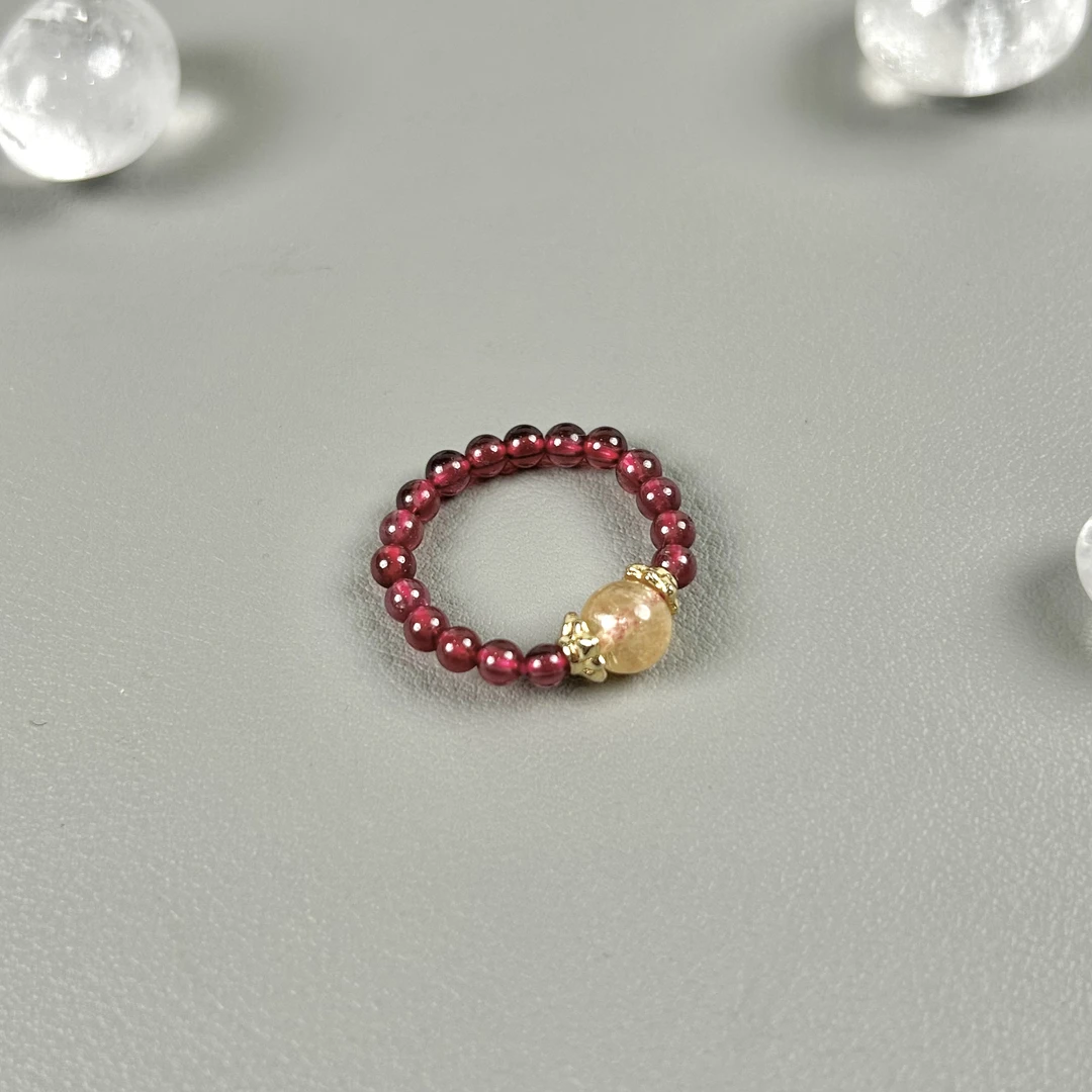 『女人石』天然冰透石榴石＋暴力黄阿赛水晶戒指，可爱俏皮J017随机发