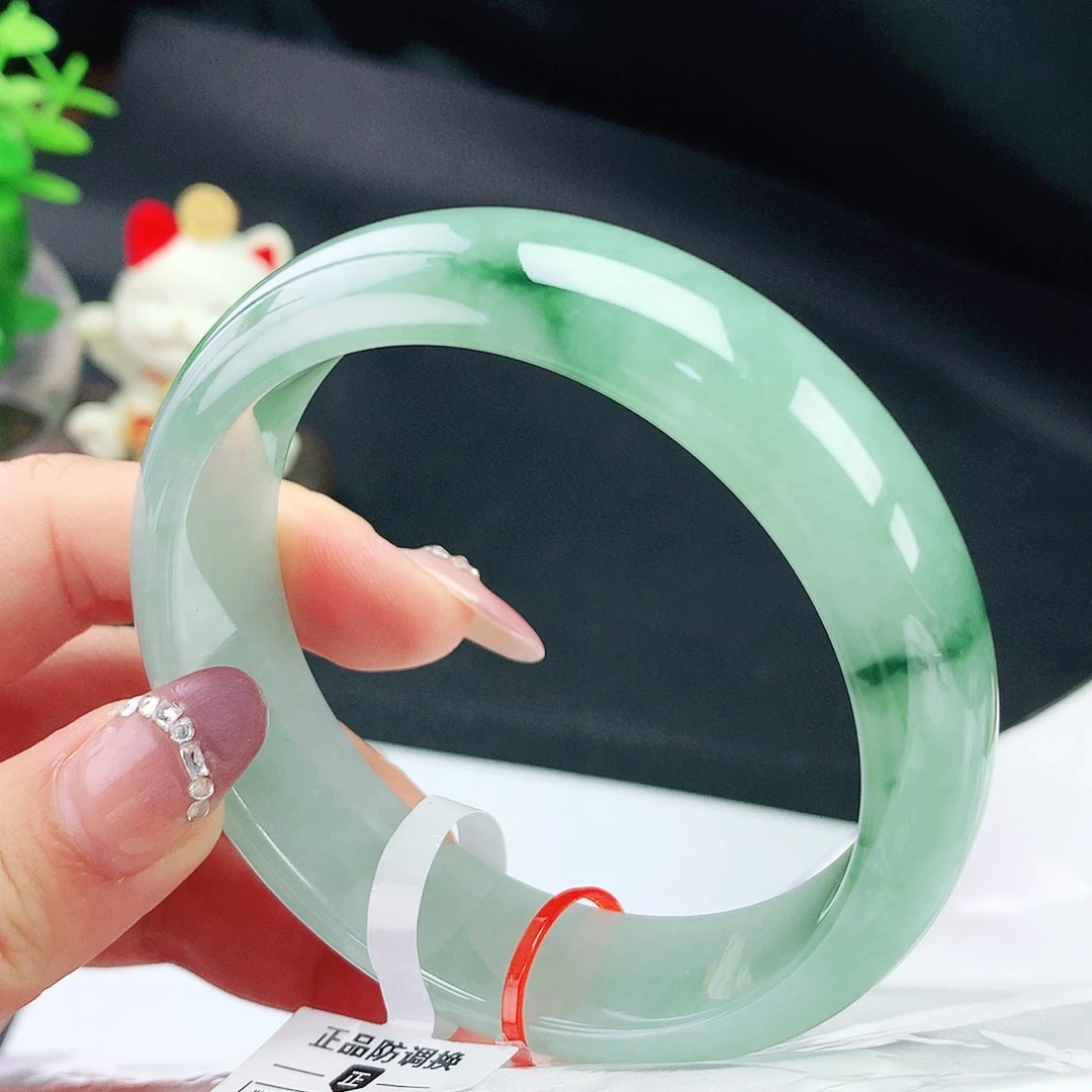 翡翠手镯未镶嵌59轮胎