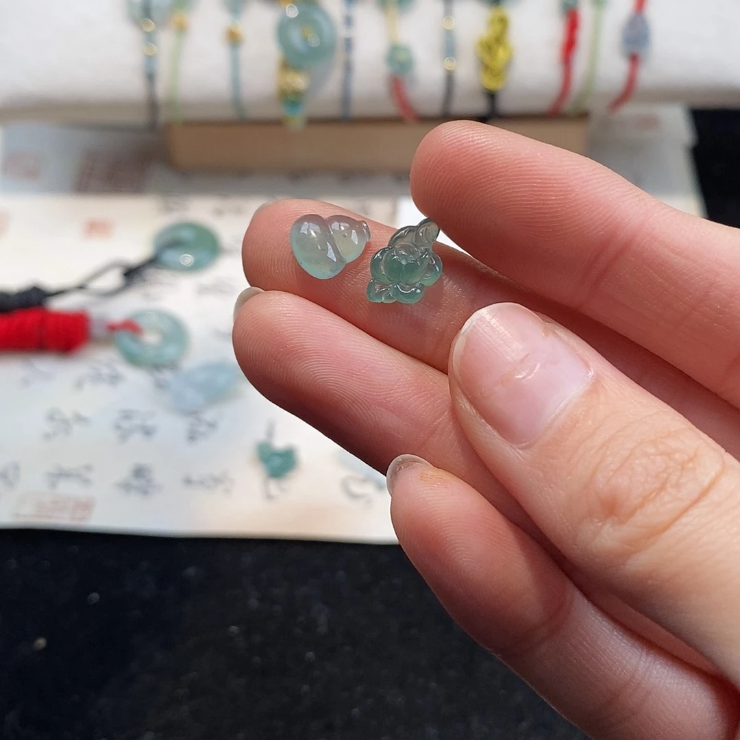 翡翠颈饰未镶嵌鱼****天然翡翠