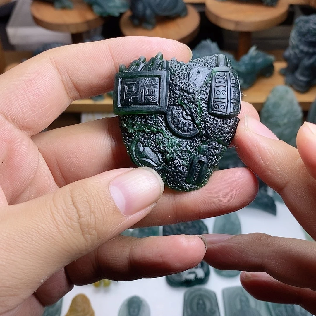 定制翡翠未镶嵌八破