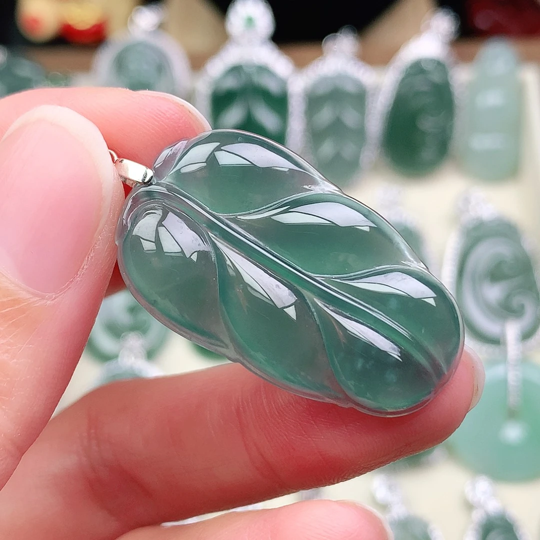 翡翠未镶嵌颈饰吊坠