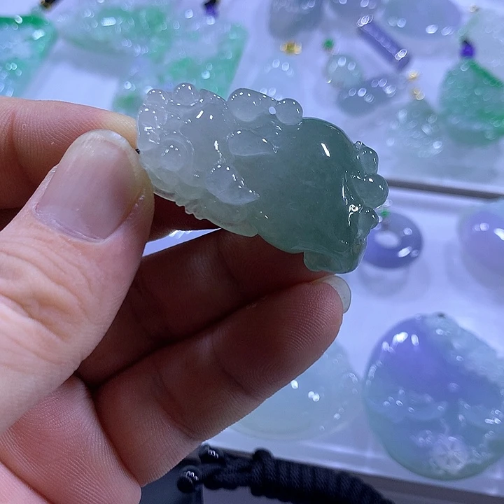 翡翠未镶嵌颈饰天然翡翠A货吊坠