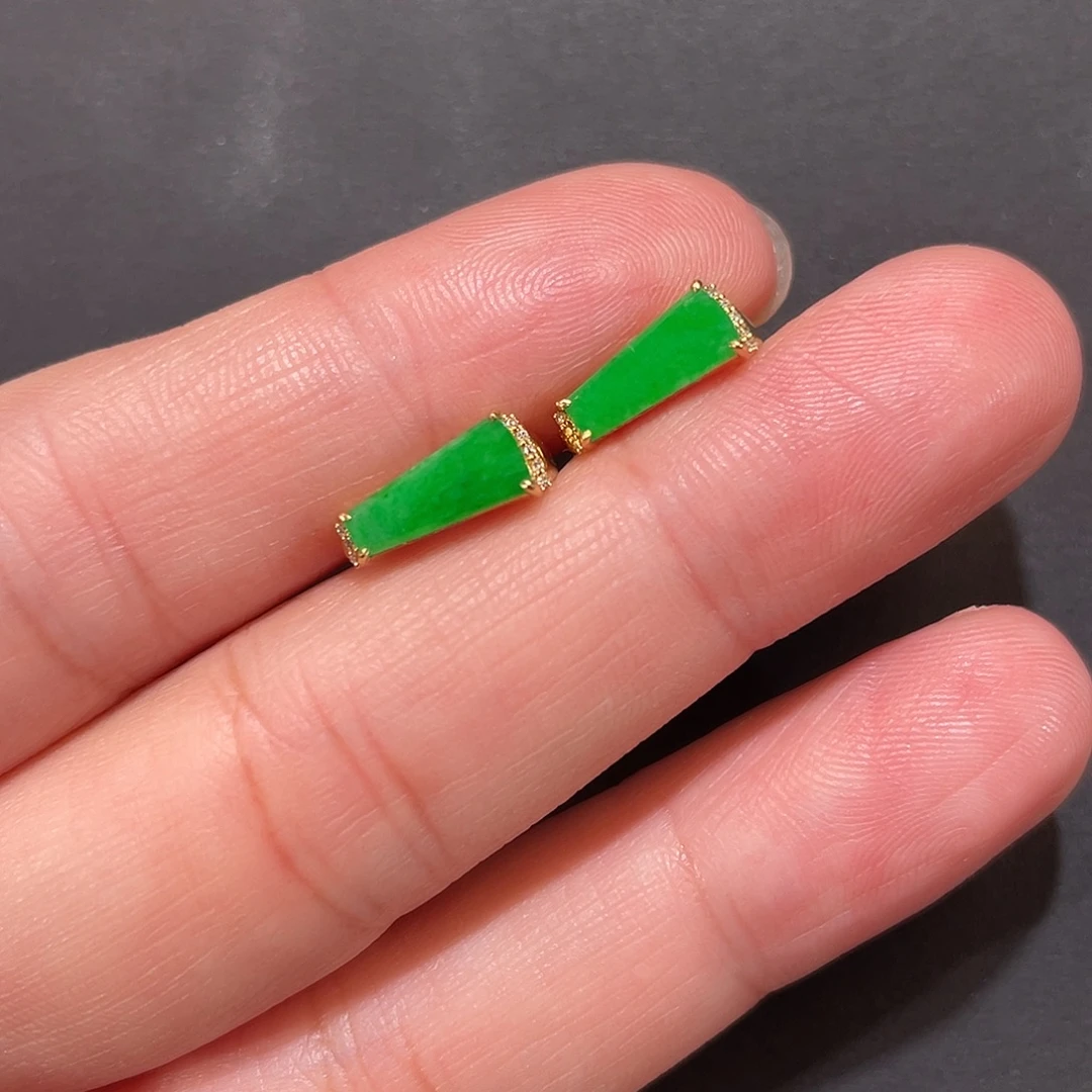 翡翠18K金镶嵌耳饰南非钻