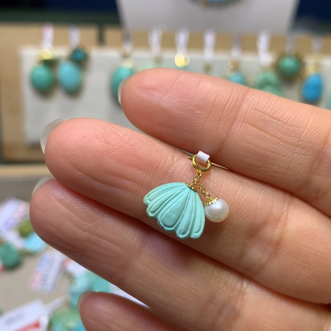 绿松石挂件 18K金镶嵌