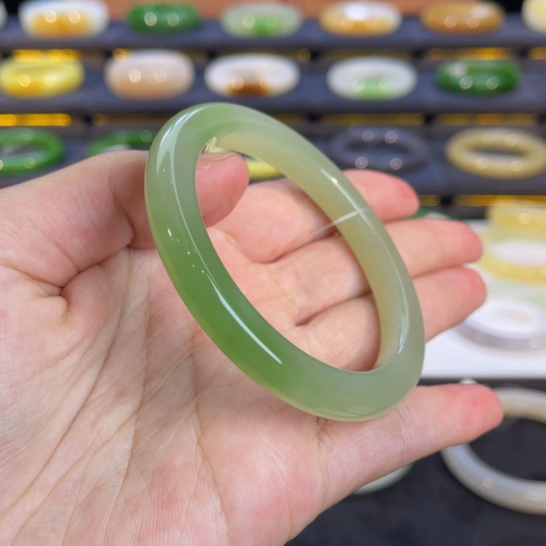 未镶嵌手镯和田玉-冰翠 50 51