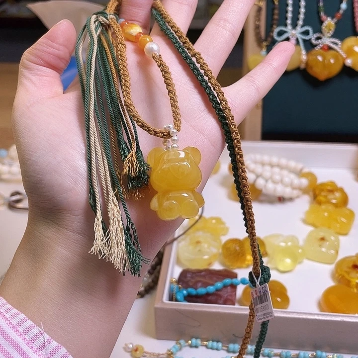 蜜蜡未镶嵌裸石吊坠