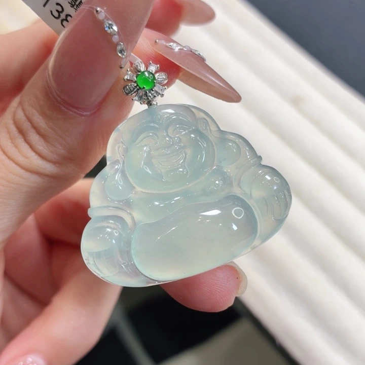 颈饰18K金镶嵌翡翠