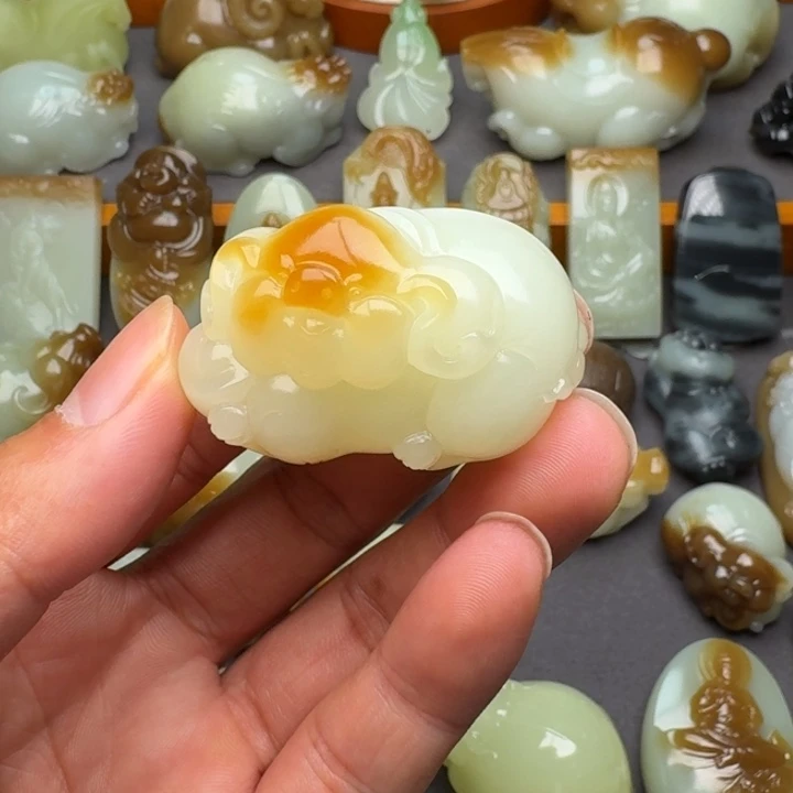 和田玉（糖玉）颈饰未镶嵌乖*