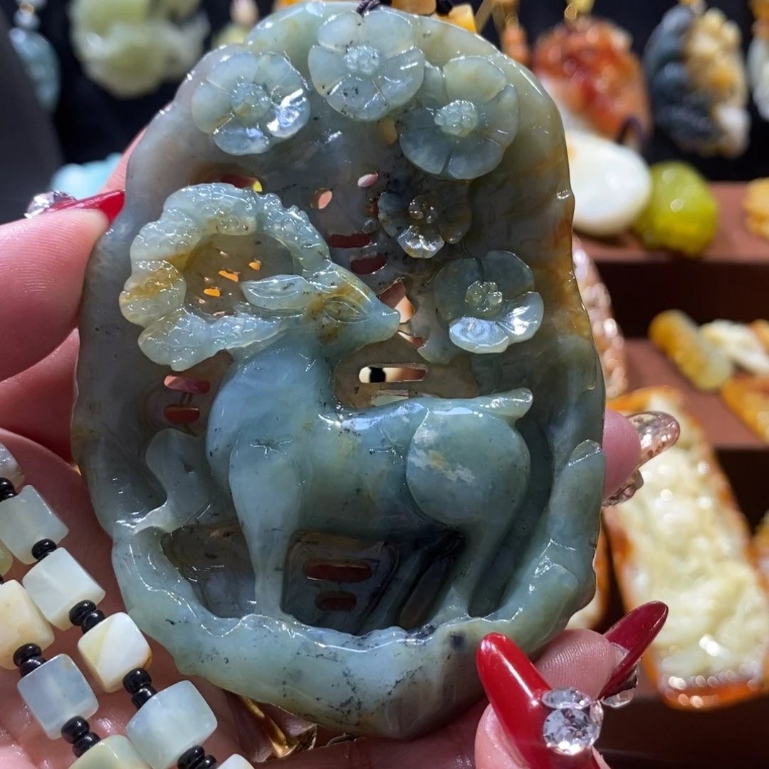 蛇纹石玉颈饰未镶嵌