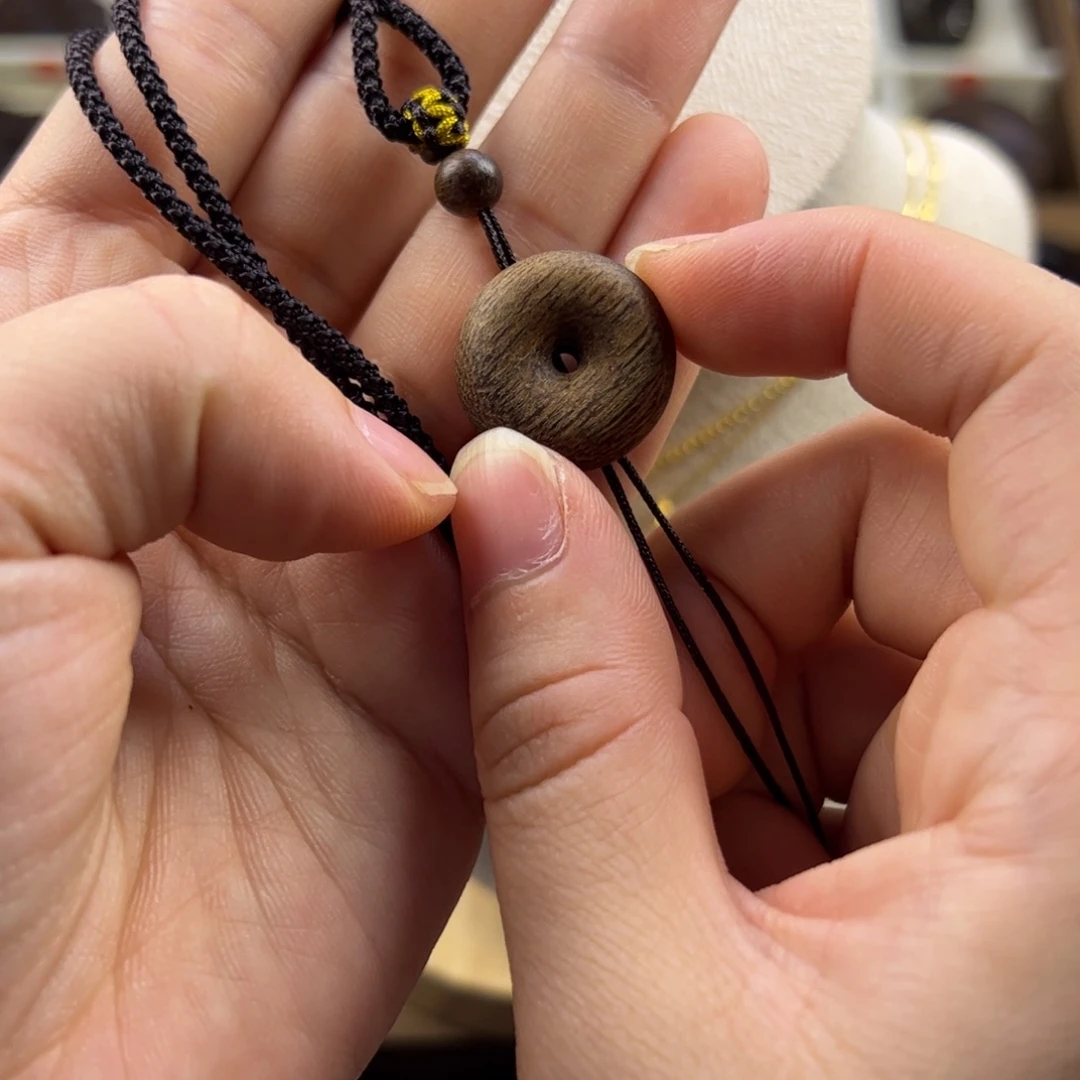 木质类平安扣随行脖挂配饰