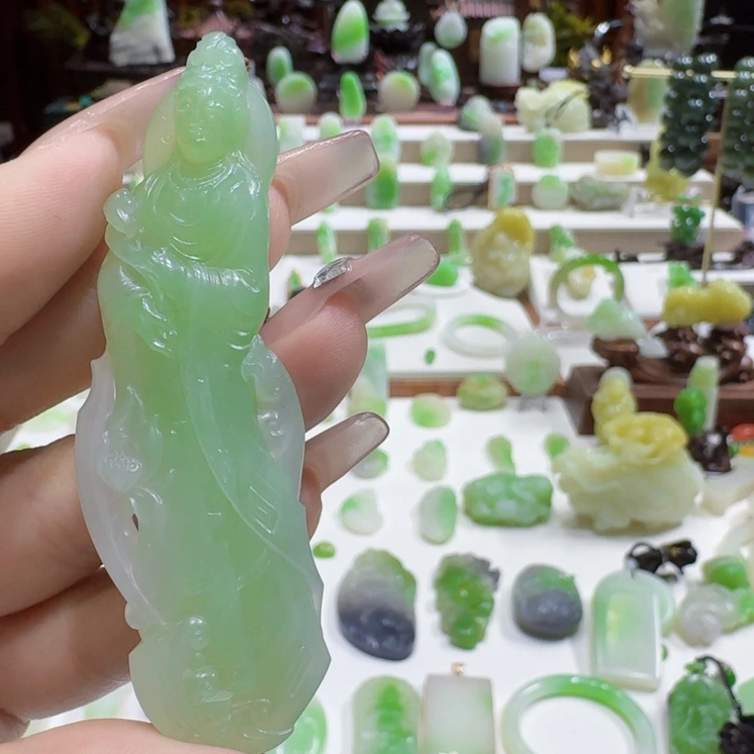 和田玉（翠青玉）未镶嵌挂件翠青观自在