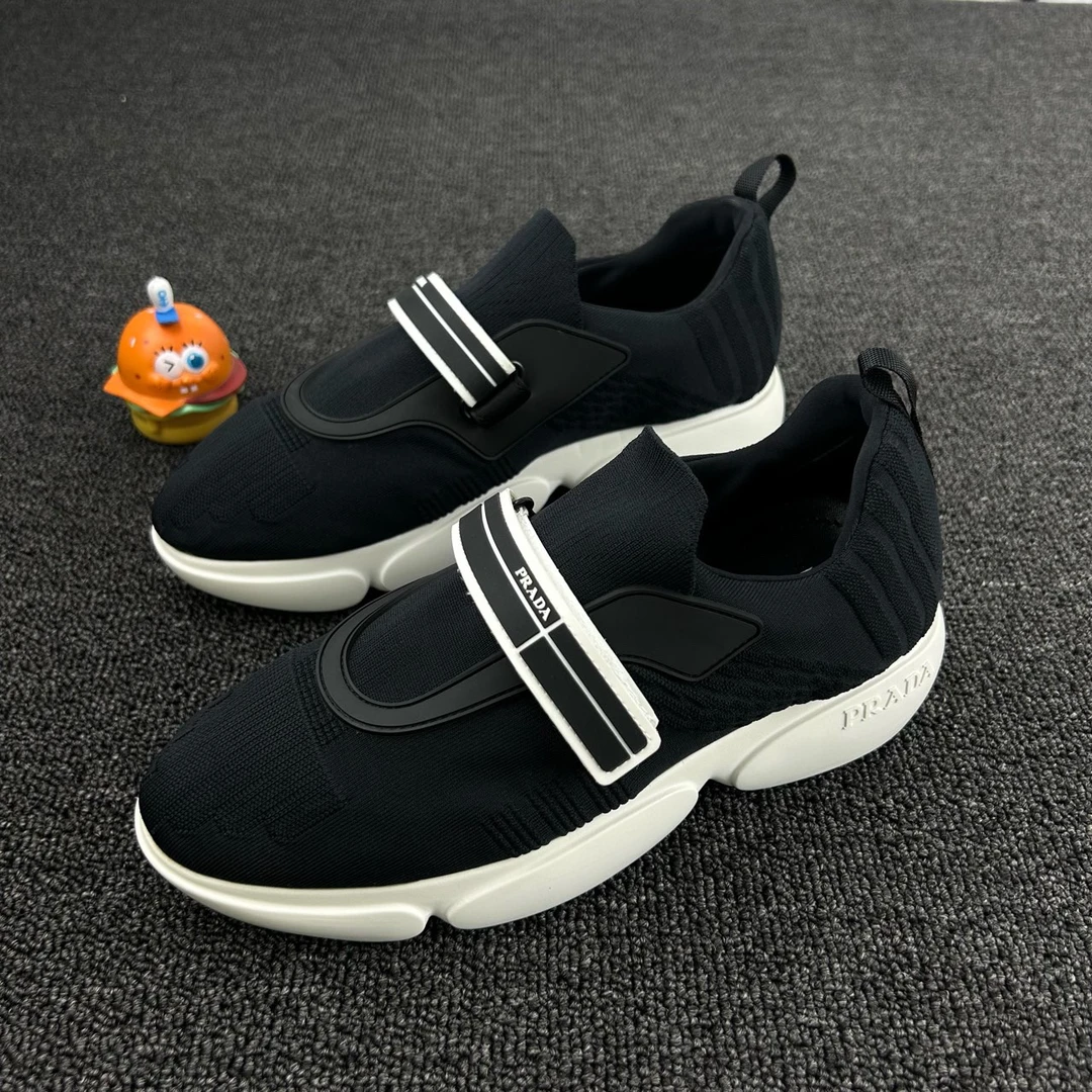 99新 Prada/普拉达 黑色运动鞋 36码 上脚舒适轻盈 HB2073